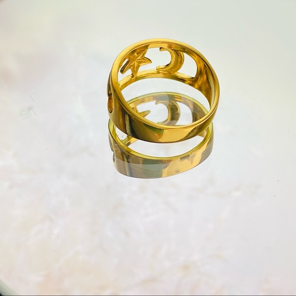Moon & Star Ring - Picture 5 of 11